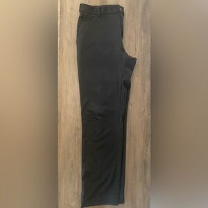 Nike Golf Tour Performance Men’s Pants.  Size 34x32.  Color Blue.